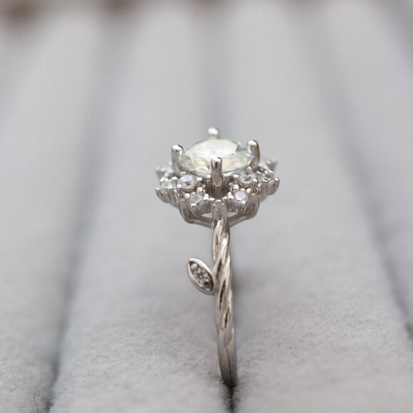 S925 1ct Clear Moissanite Diamond Sunflower Style Engagement Ring Sterling Silve - Picture 6 of 7